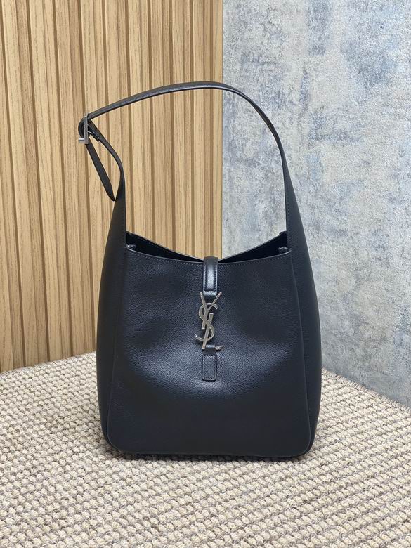 Saint Laurent Le 5 à 7 Hobo Bag