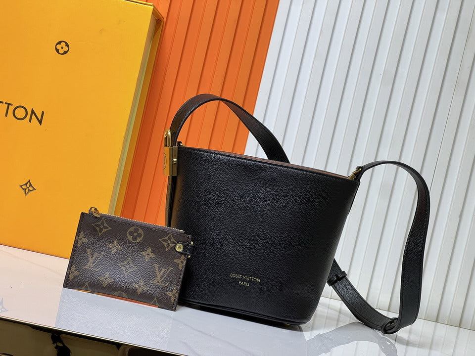 Louis Vuitton Alma BB