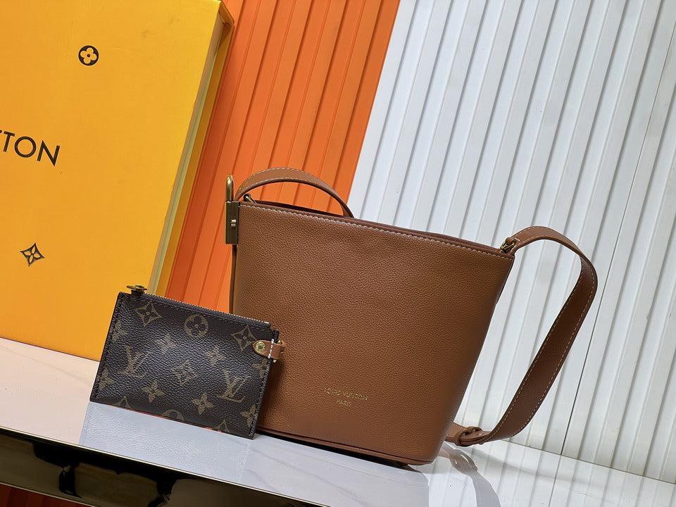 Louis Vuitton Alma BB